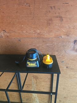 2 Dewalt 18v Battery With Charger