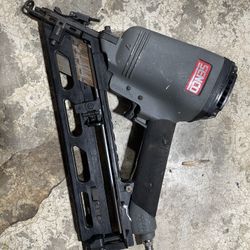 US Made Senco SFN40 Nail Gun Pneumatic 2.5 Inch Finish Nailer