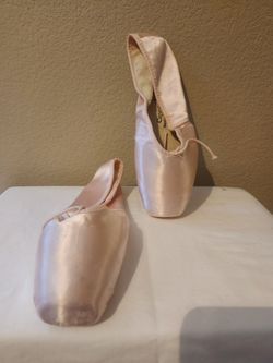 Capizio Nicoline Pointe Ballet Shoes