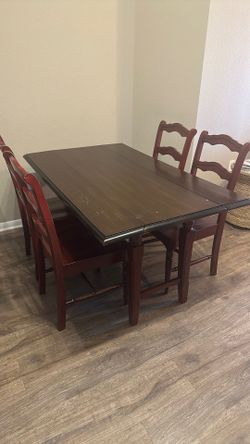 Pier One-Dinning table with 4 chairs
