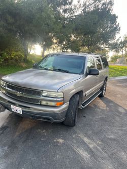 2002 Chevrolet suburban 8 cylinders