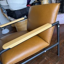 Lower Chair