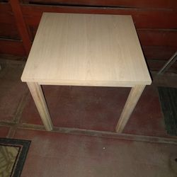 Table 30" x 30" x 30" Beige Color 