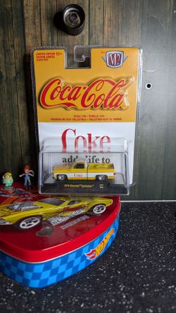M2 Machines Coke BP 1979 Chevrolet Scottsdale PU yellow/white A01 19-01