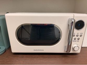 Retro Microwave By Insignia