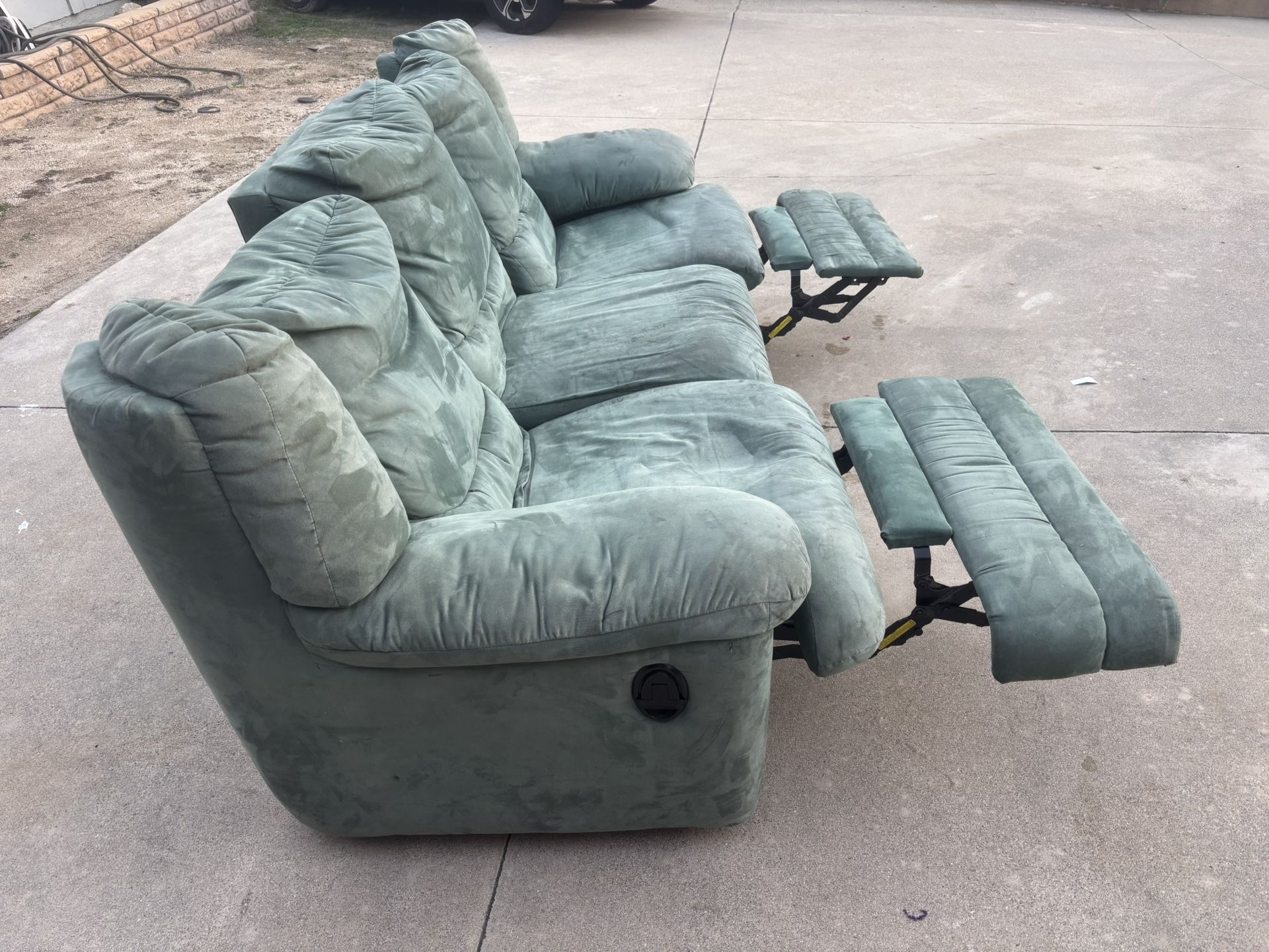 Free Laz-e-Boy Recliner