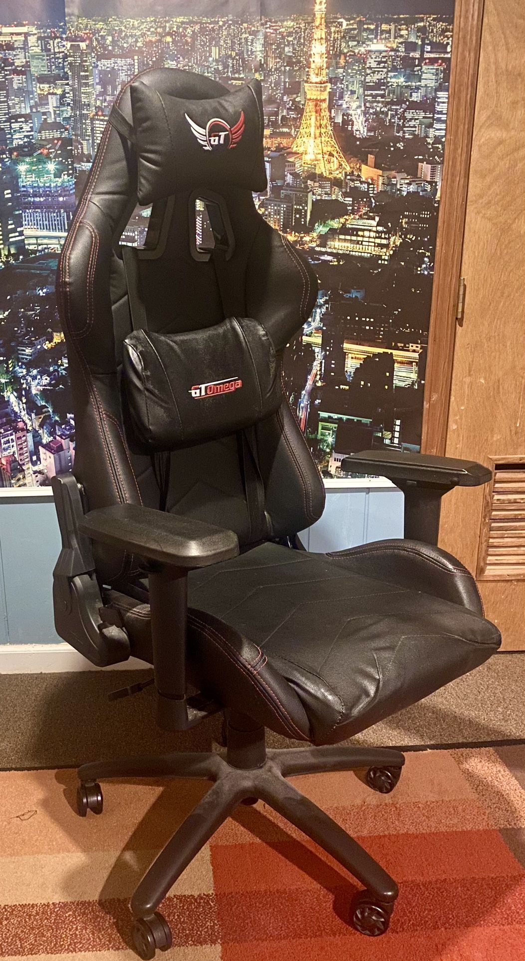 GT OMEGA PRO Racing Gaming Chair