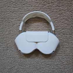 Apple Airpods Max headphones