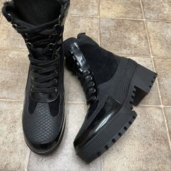 Women’s Fashion Nova Black Platform Boots-7