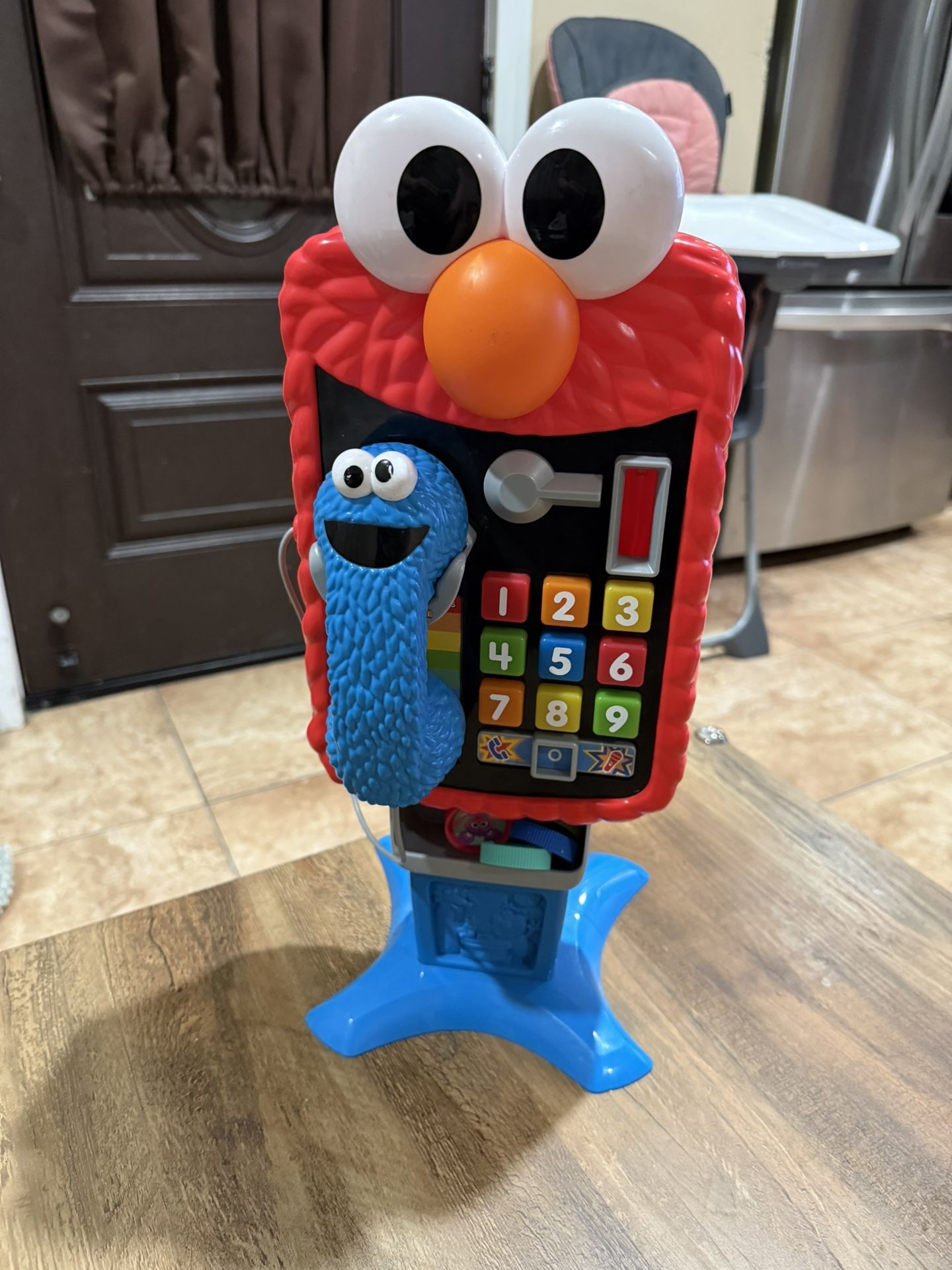 Elmo’s Sing and Learn Playphone