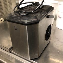 Bullet Ice Maker