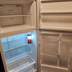 Element Electronics 15.0 cu. ft. Top Mount Refrigerator - White, ENERGY STAR (EATG15000W)