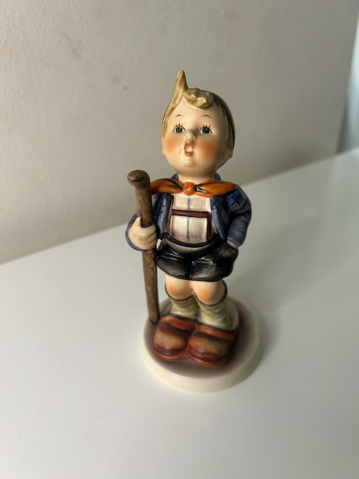 Goebel Hummel Figurine “Little Hiker” #16/1 TMK-6 West Germany
