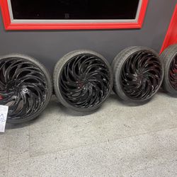 22 Inch Aura Rims With Center Caps And Hard Ware