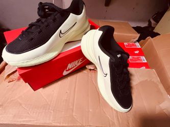 Nike Uplift SC