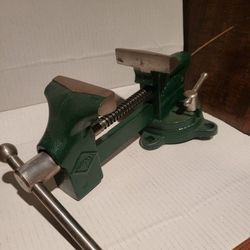 LittlesTown Howe & Fdry Co Bench Vise With Swivel Base No. 900 Tool Shop Garage Tools