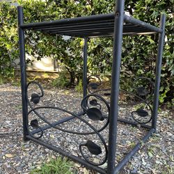 Metal Patio Side Table / Plant Stand