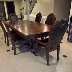 Dining Table & 6 Chairs 