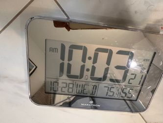 Marathon Atomic Wall Clock CL030060SV Self-Setting Calendar Temp Humidity