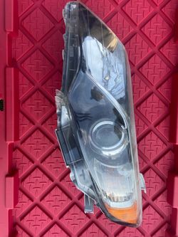 2014 toyota Camry headlight