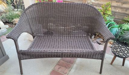Outdoor Wicker Loveseat Bench