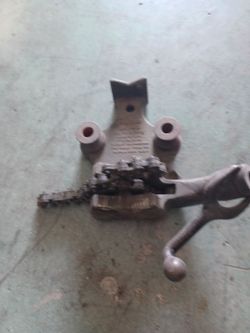 pipe vise. Made by rigid.