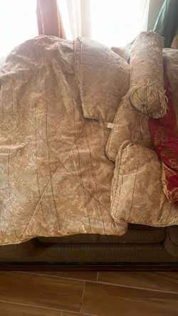 Queen bedding set