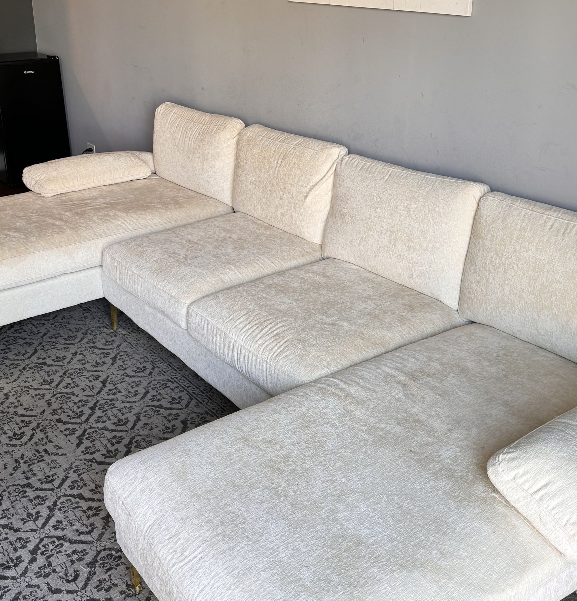 U-shape Sectional Sofa 110” Soft Chenille Fabric