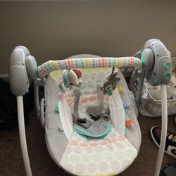 Baby Bassinet And Swing 