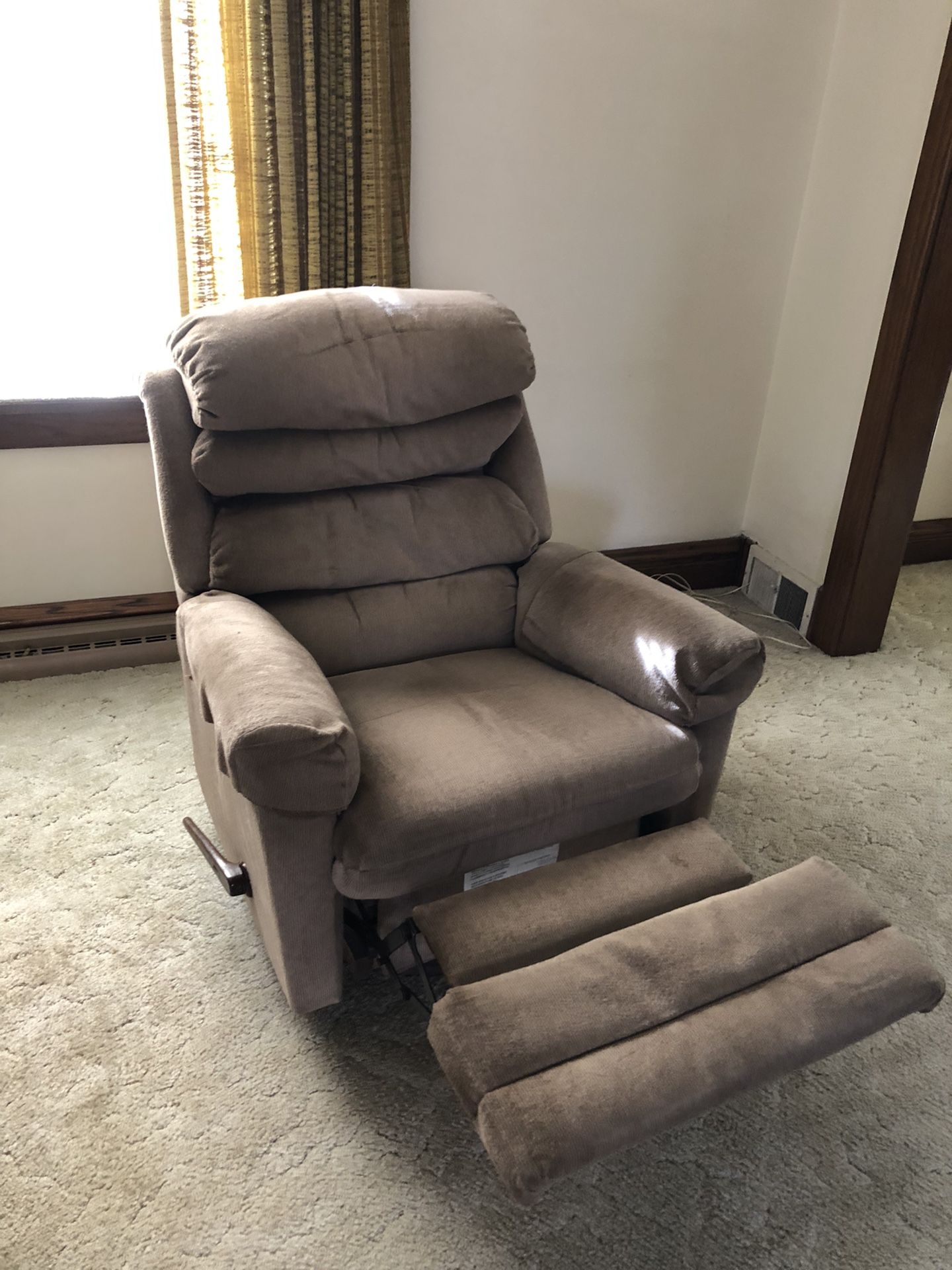 LazyBoy Recliner for Sale in Elgin, IL OfferUp
