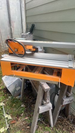 Free Chicago 7” tile saw