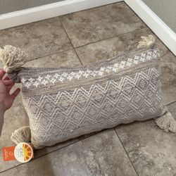 California home Indoor / Outdoor Decorative Pillow