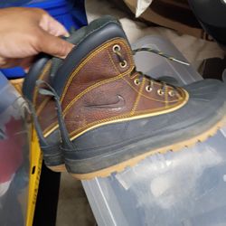 Nike Acg Boots Size 8.5