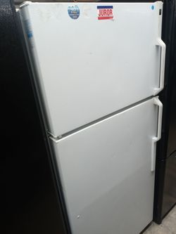 Hotpoint white top freezer refrigerator - Free delivery