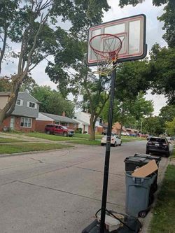 Basketball hoop