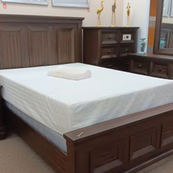 Beautiful Brown Bedroom Set 