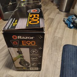 BRAND NEW RAZOR SCOOTER