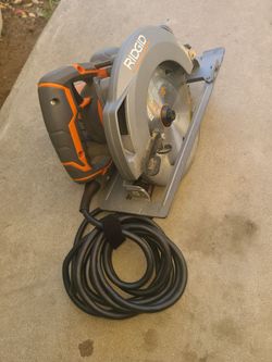 RIDGID ELECTRIC SKILL SAW..HARDLY NEVER USED...AS IN PICTURES..TEST IT BEFORE YOU BUY IT..CHECK OUT MY PAGE FOR MORE ✔️ ✅️