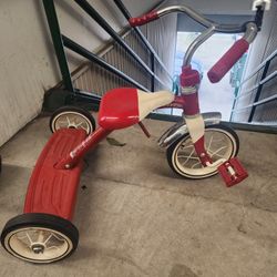 Old Metal Tricycle 