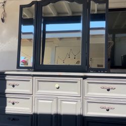 Dresser With Mirror