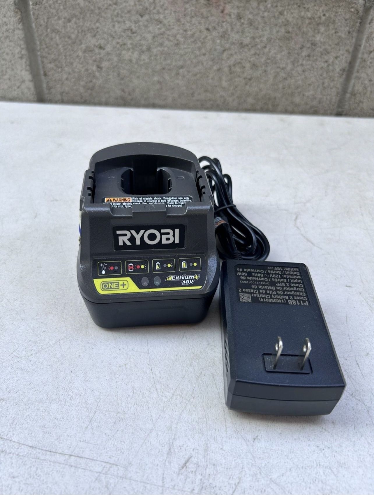 RYOBI 18V Charger