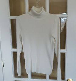 Chico's Classic White Knit  Turtleneck Size: Chicos 1 (M)
