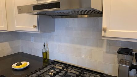 5"x5" square tiles (12.7 square feet)