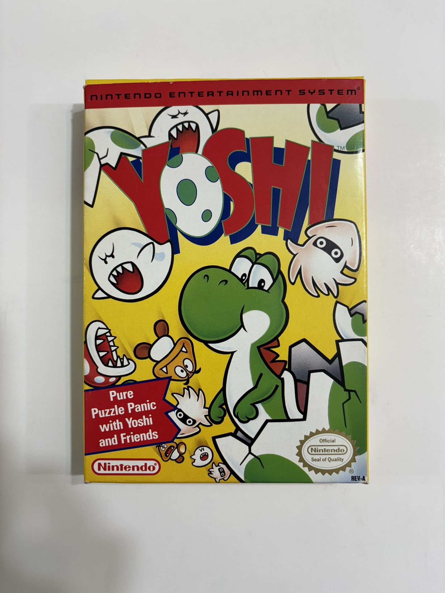 Yoshi Nintendo NES 1992 Complete In Box, Clean, Near Mint! With Protector!