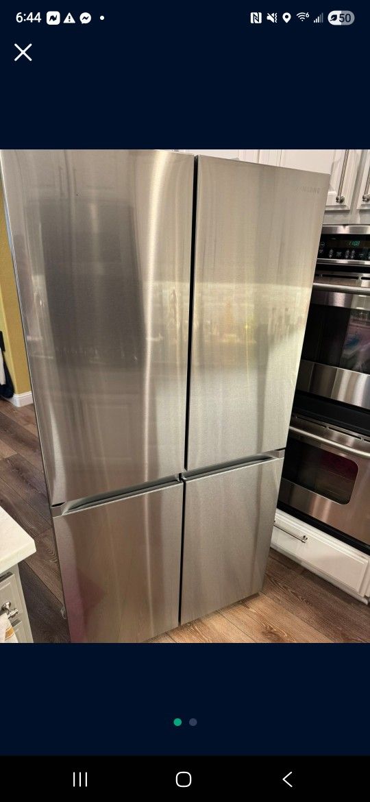 SAMSUNG 5-Door REFRIGERATOR 4 Years Old !! Like Brand New Still !!
