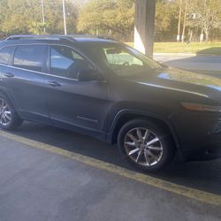 For sale.  2014 Jeep Cherokee Limited 2.4 L