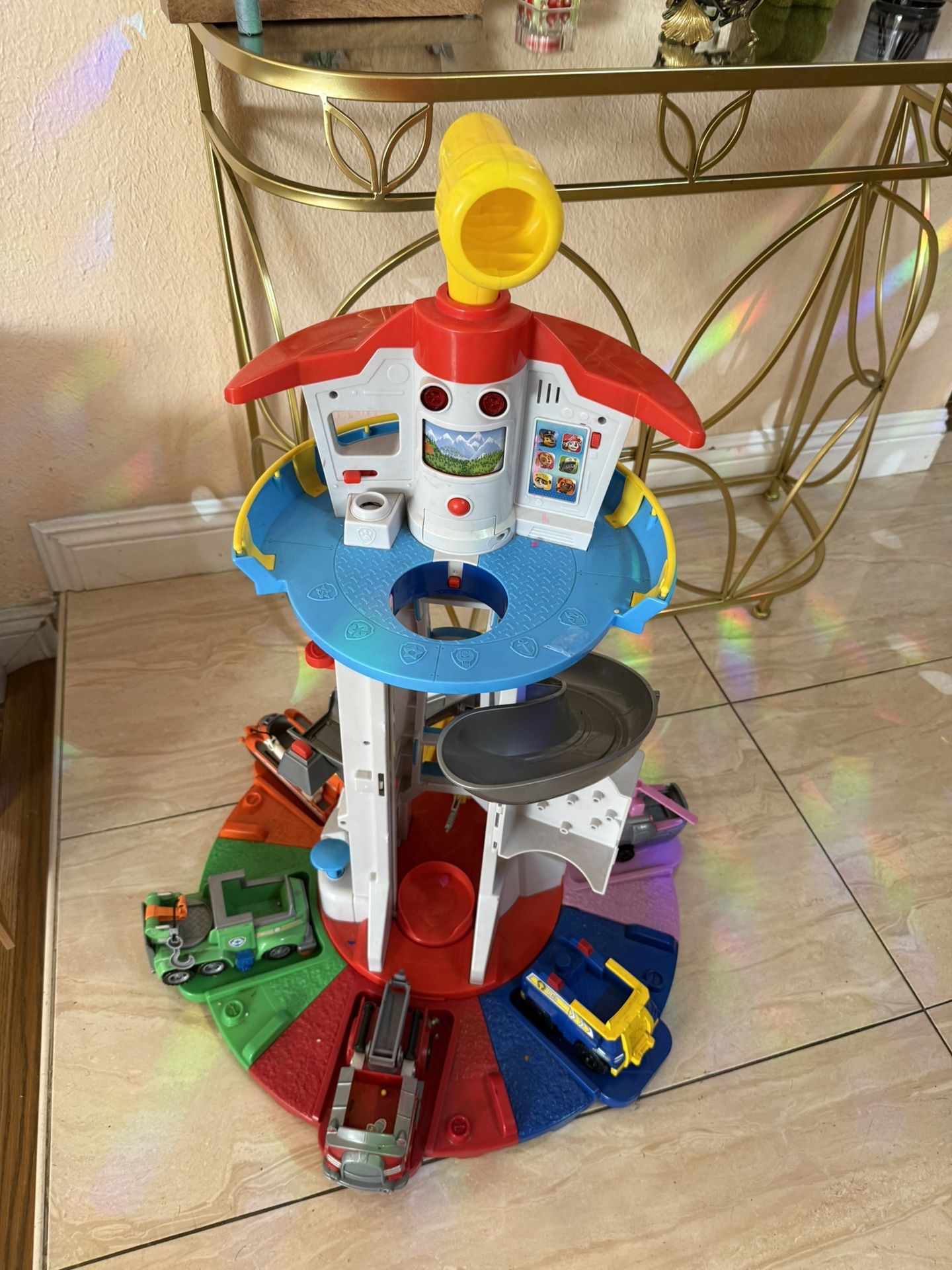 Paw Patrol Tower With 6 Cars 