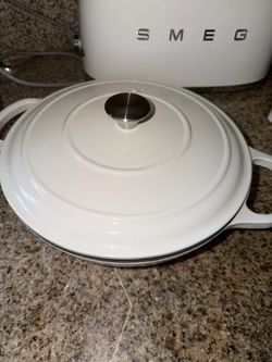Cast iron pan