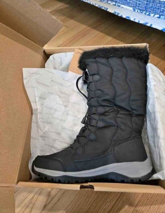 Snow Boots, Women's Size 9.5/40