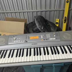 Awesome Battery Operated Or Plug In The Wall Keyboard Piano 